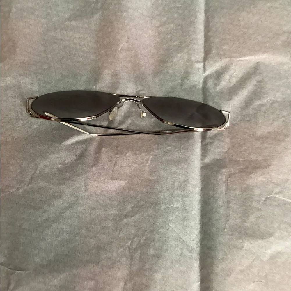 Elegant Black and Silver semi Frame Sunglasses